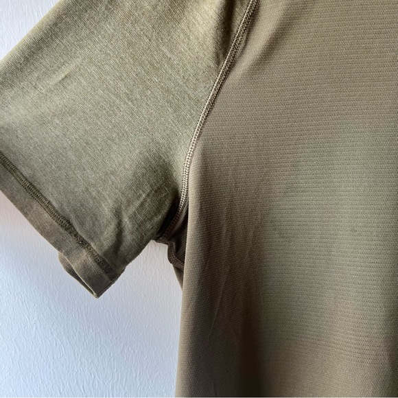 Men’s Lululemon short sleeve tech shirt size XL~ like new - Picture 9 of 11